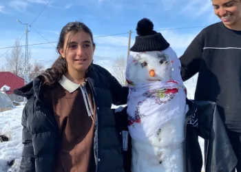 Ağrı’da kardan adamdan gelenek yaşatıldı