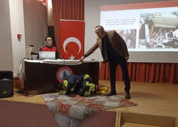 Alaplı’da deprem farkındalığı semineri düzenlendi