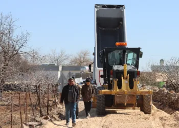 Karaköprü’de kırsal yollarda çalışmalar sürüyor