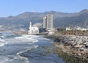 İskenderun Körfezi’nde denizde çekilme yaşandı