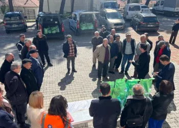 Antalya Büyükşehir Belediyesi’nden üreticilere bordo bulamacı desteği