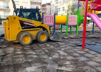 Efeler’in parkları yenileniyor