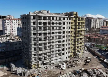 Aydınlıkevler’de kentsel dönüşüm hızla yükseliyor