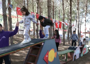 Tarsus Gençlik Kampında üç kuşak bir araya geldi