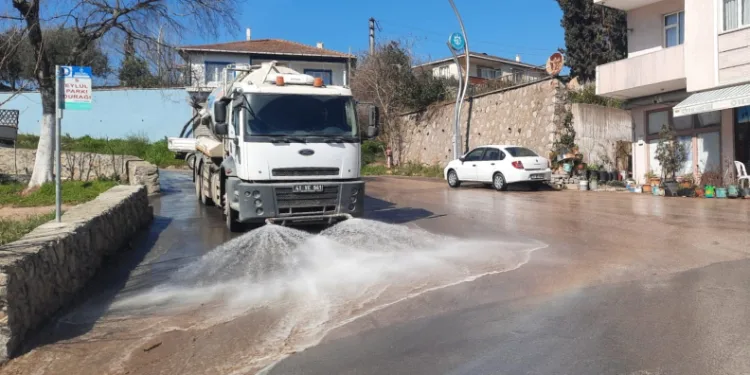 Dilovası’nda cadde ve pazar yerlerinde Ramazan ayı temizliği