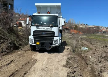 Çameli Belediyesi yol bakım çalışmalarına hız kesmeden devam ediyor
