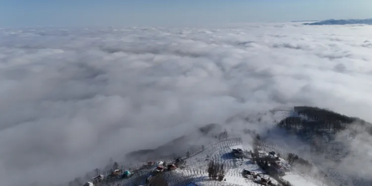 Ordu’da sis bulutları bir ilçeyi kapladı