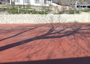 Babadağ Belediyesi çevre düzenleme çalışmalarını sürüyor