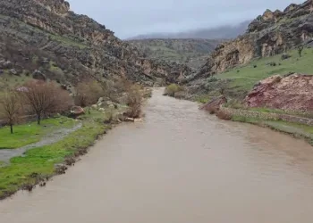 Çermik’te yoğun yağışlarla birlikte akarsu debileri yükseldi