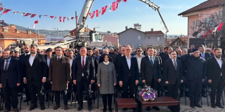 Domaniç’in Çukurca beldesine Gençlik Merkezi