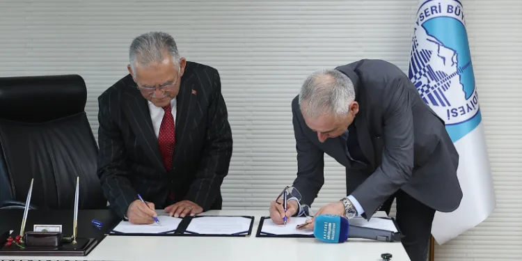 Başkan Büyükkılıç, Kartal Katlı Kavşağı için besmeleyi çekti, imzayı attı